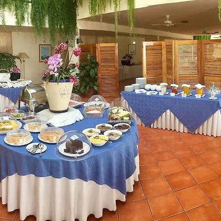 Hotel Albatroz & Yacht Club 5*
