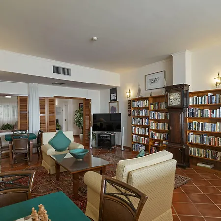 Hotel Albatroz & Yacht Club 5*