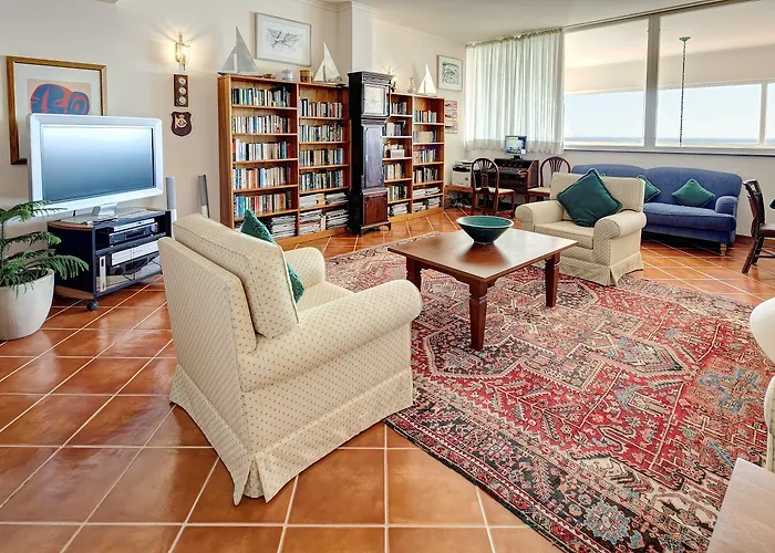 Albatroz & Yacht Club Hotel Santa Cruz (Madeira)