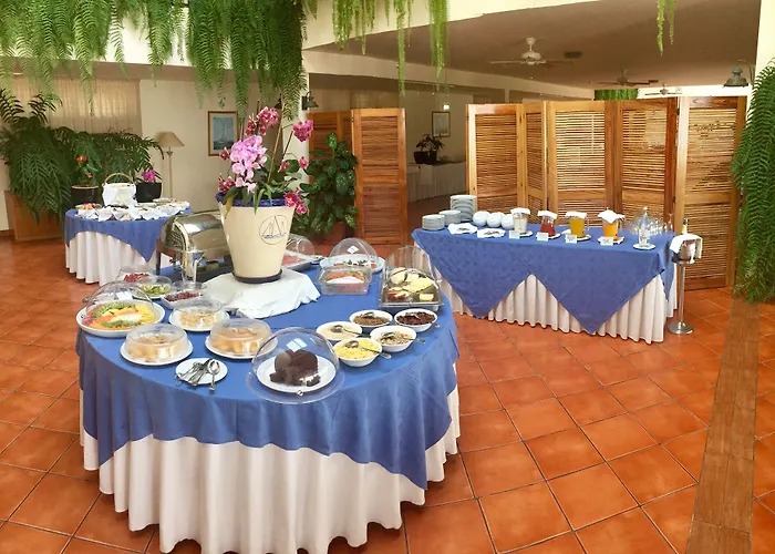 Hotel Albatroz & Yacht Club 5*