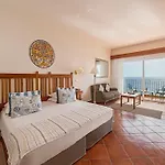Hotel Albatroz & Yacht Club Santa Cruz (Madeira)