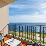 Hotel Albatroz & Yacht Club Santa Cruz (Madeira)