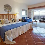 Albatroz & Yacht Club Hotel