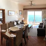 Hotel Albatroz & Yacht Club Santa Cruz (Madeira)