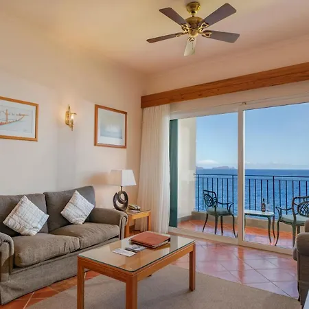 Albatroz & Yacht Club Hotell Santa Cruz (Madeira)