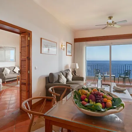 Albatroz & Yacht Club 5* Santa Cruz (Madeira)