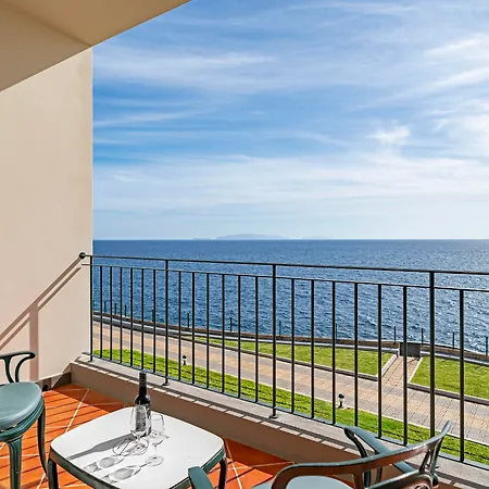 Hotell Albatroz & Yacht Club Santa Cruz (Madeira)