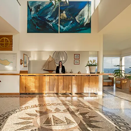 Hotel Albatroz & Yacht Club
