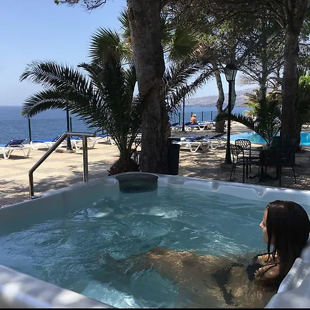 Hotel Albatroz & Yacht Club Santa Cruz (Madeira)
