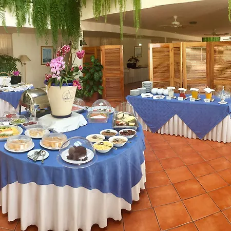 Hotell Albatroz & Yacht Club 5*