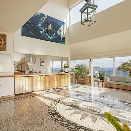 Albatroz & Yacht Club Hotell Santa Cruz (Madeira)