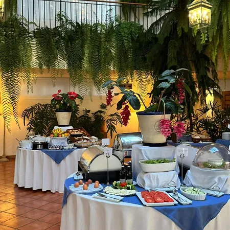 Albatroz & Yacht Club Hotel 5*