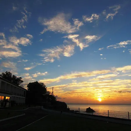 Hotel Albatroz & Yacht Club 5*