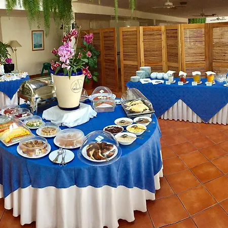 Hotell Albatroz & Yacht Club Santa Cruz (Madeira)