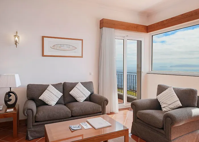 Hotel Albatroz & Yacht Club