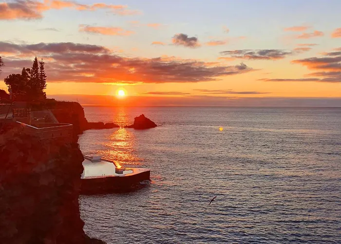 Albatroz & Yacht Club Santa Cruz (Madeira)