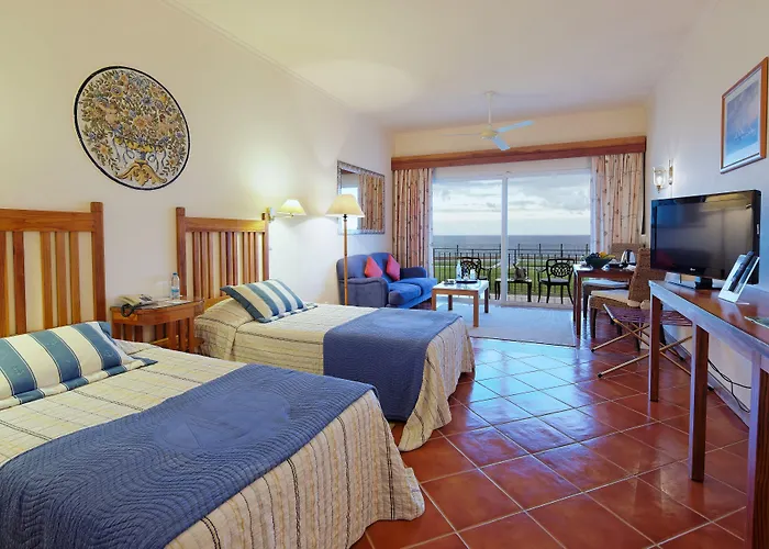 Albatroz & Yacht Club Hotel Santa Cruz (Madeira)