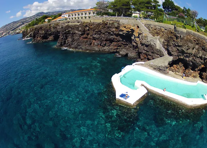 Albatroz & Yacht Club Hotel Santa Cruz (Madeira)