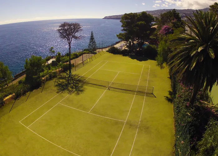 Albatroz & Yacht Club Santa Cruz (Madeira)