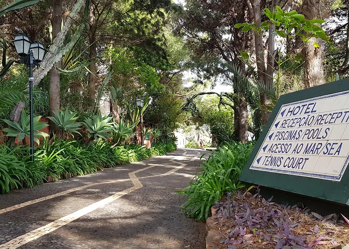 Albatroz & Yacht Club Hotel Santa Cruz (Madeira)
