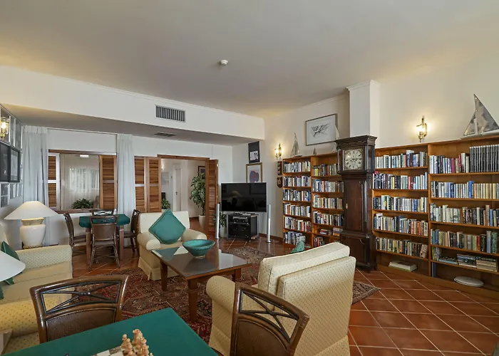 Hotel Albatroz & Yacht Club 5*