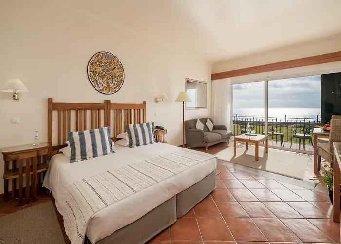 Albatroz & Yacht Club Hotel Santa Cruz (Madeira)