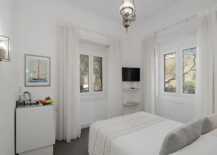 Hotel Albatroz & Yacht Club Santa Cruz (Madeira)