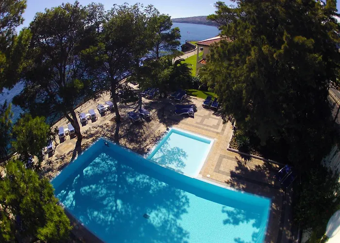 Albatroz & Yacht Club Hotel Santa Cruz (Madeira)