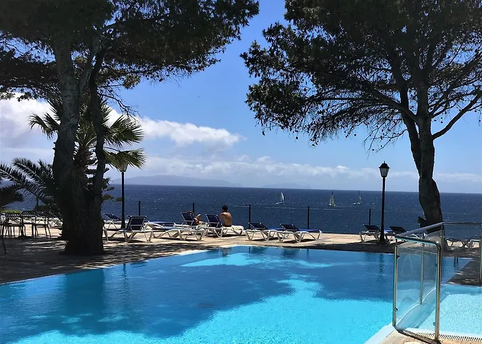 Hotel Albatroz & Yacht Club 5*